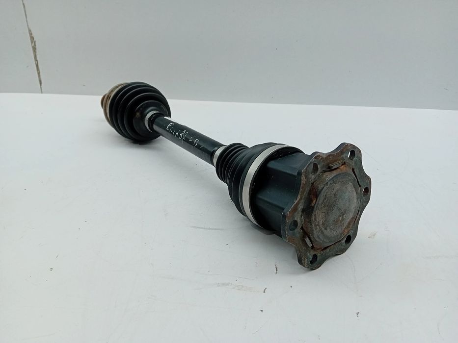 Transmissão frente direita AUDI Q8 (4MN)