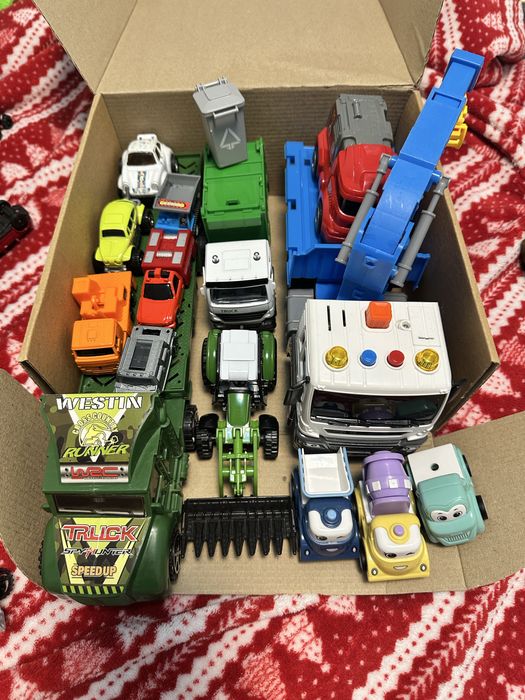 Машинки бокс металеві різні + подарунок