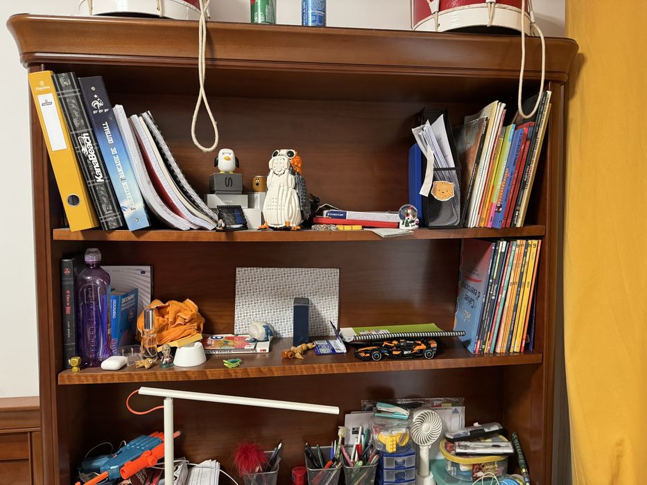 Escrevaninha em cerejeira