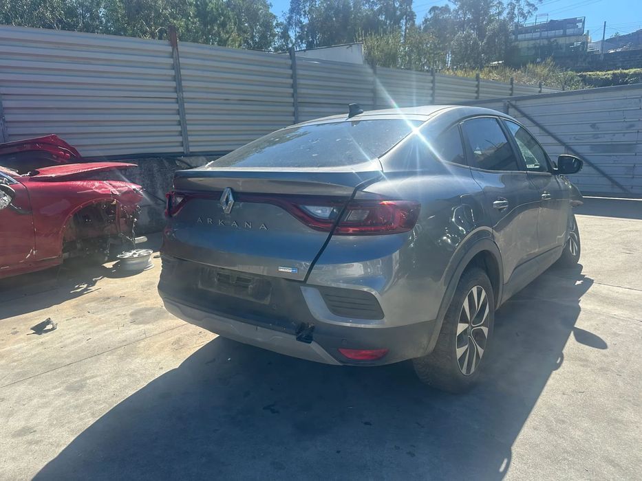 RENAULT ARKANA 1.6 E-TECH DE 2022 (CENTRO DE ABATE