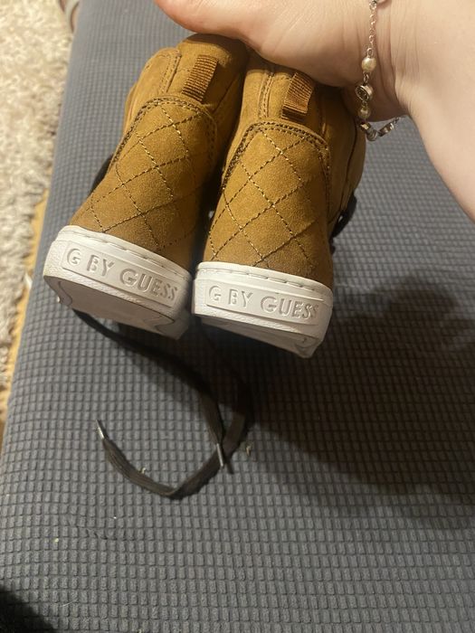 Buty jesienne guess, zimowe z futerkiem 37 23,5 wkładka
