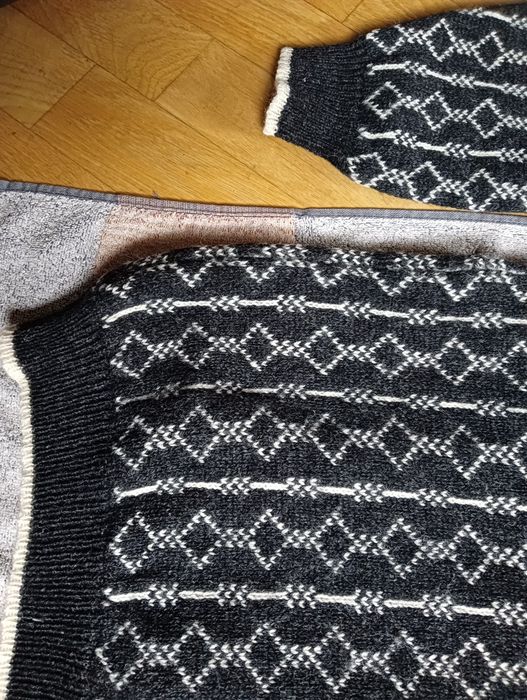 Męski sweter wełniany XL/XXL 100% pure new wełna 54 boss norweski wzór