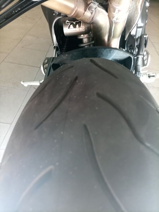 Vendo Yamaha r1 e bom estado