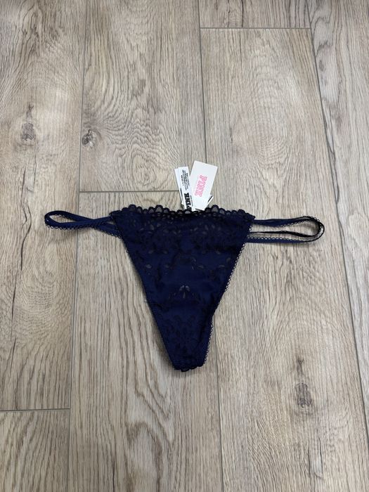 Nowe granatowe koronkowe v-string majtki L Victoria’s Secret PINK
