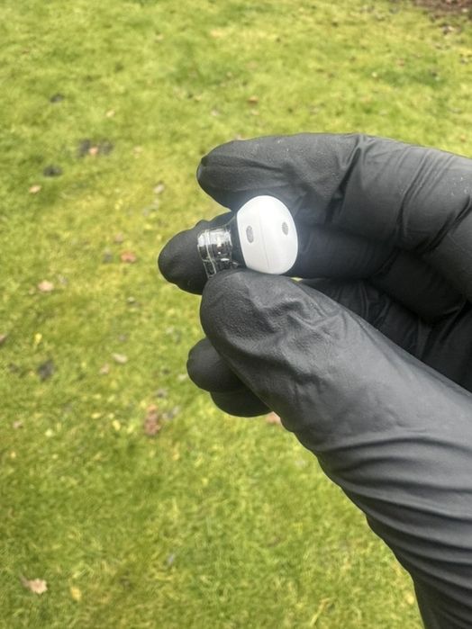 Безпровідні навушники