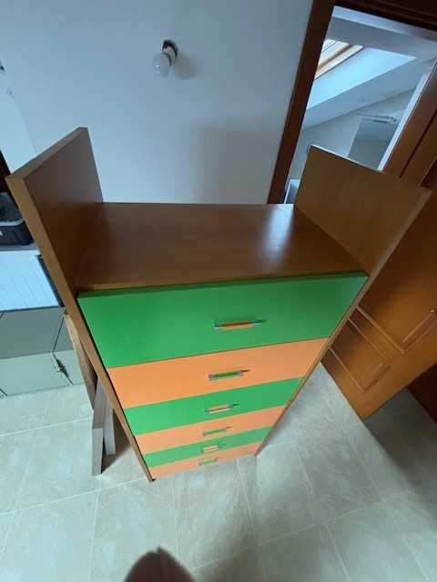 Cómoda/camiseiro em excelente estado