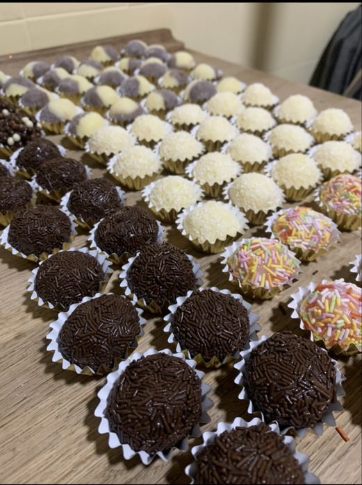 Doces e salgados para festa