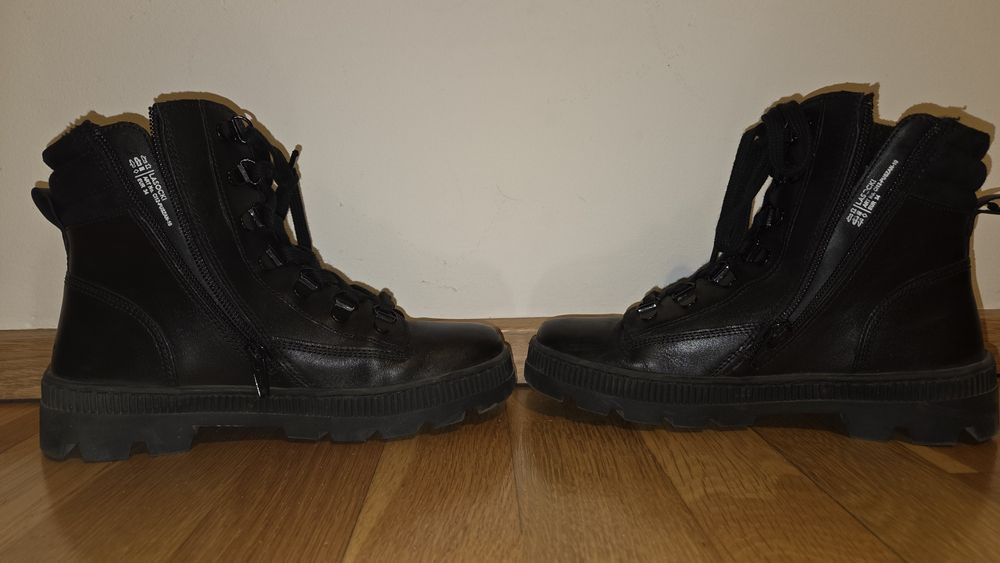 Trzewiki Lasocki Young