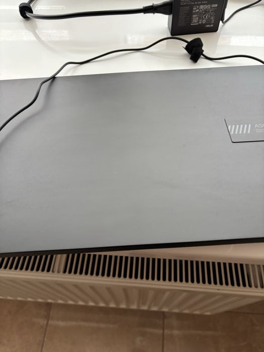 Ноутбук ASUS Vivobook S15 OLED K5504VA-MA383 стан нового всього рік