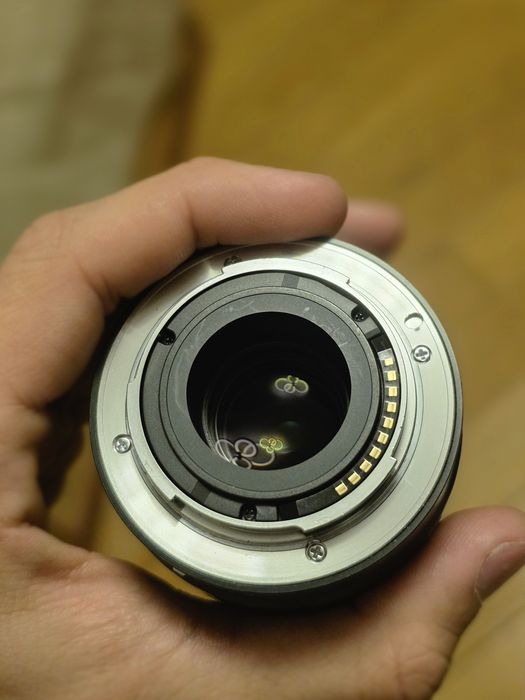 Об'єктив sony e  24mm 1.8