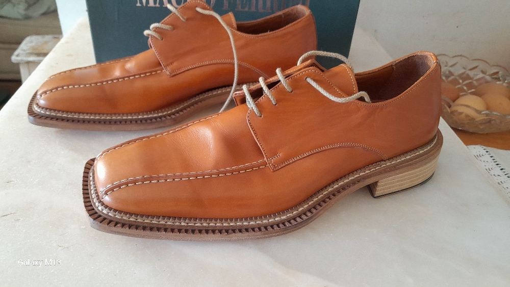Sapatos homem em pele novos tamanho  44 italianos