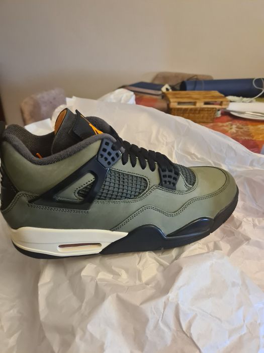 Sapatilhas novas (ainda em caixa). Nunca usadas. Preço negociável