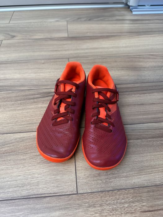 Korki Kipsta czerwone 30 na boisko orlika