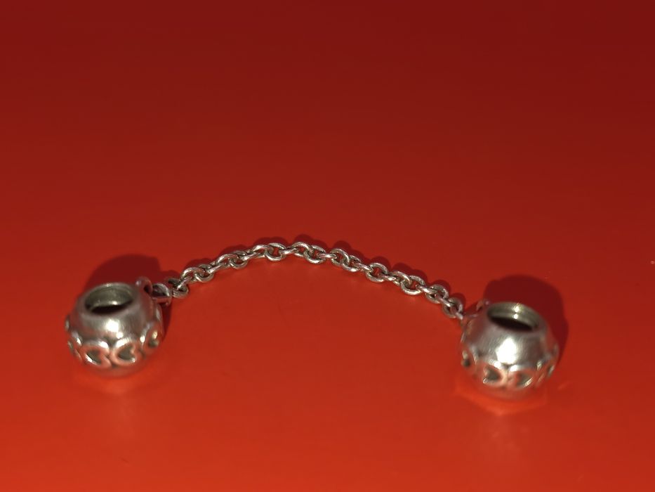 Lancuszek zabezpieczajacy serca Pandora