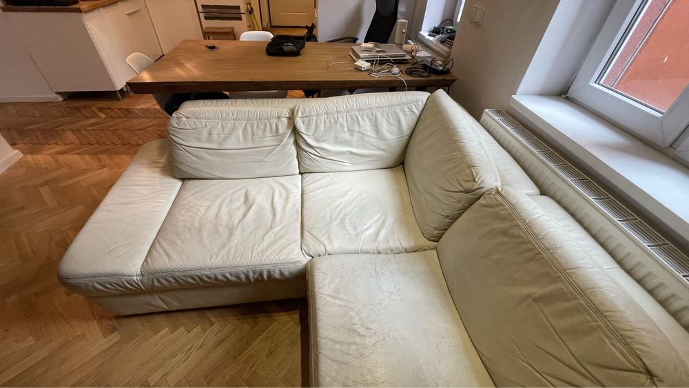 Narożnik skórzany kremowy, rozkladany z pojemnikiem