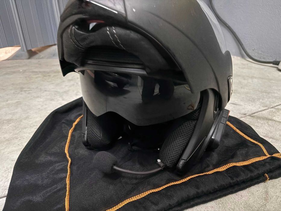 Capacete + Blusão + Luvas + Intercomunicador Mota