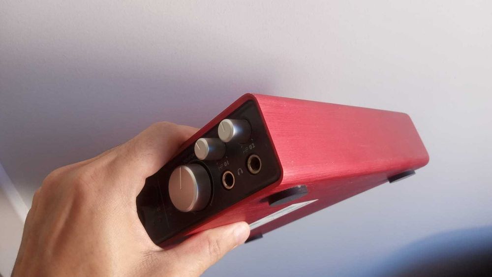 Interface De Áudio Focusrite Scarlett 6i6 2nd, 3 anos de uso.