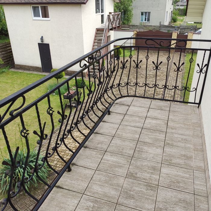 Продається будинок 142м2, 4 кімнати, 6 соток землі, 2 санвузла.