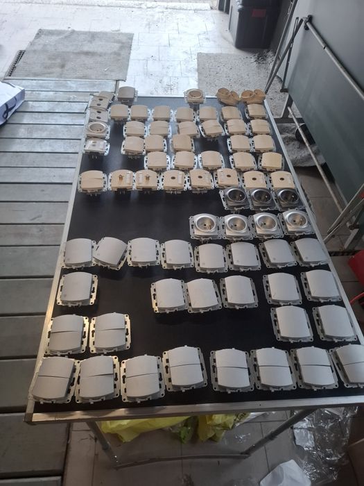 Karlik trend gniazdka