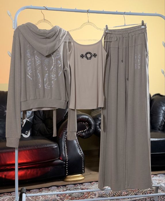 Костюм жіночий chrome hearts беж
