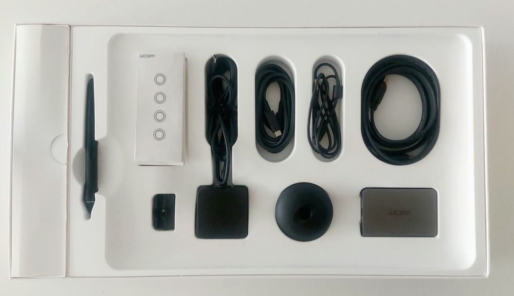 Tablet Wacom Cintiq Pro 16 Touch stan idealny
 Stan idelany