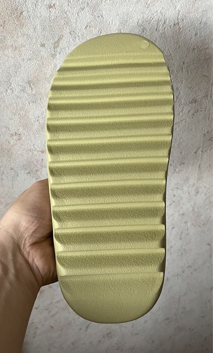 Klapki Adidas Yeezy Slide Resin rozm. 44,5