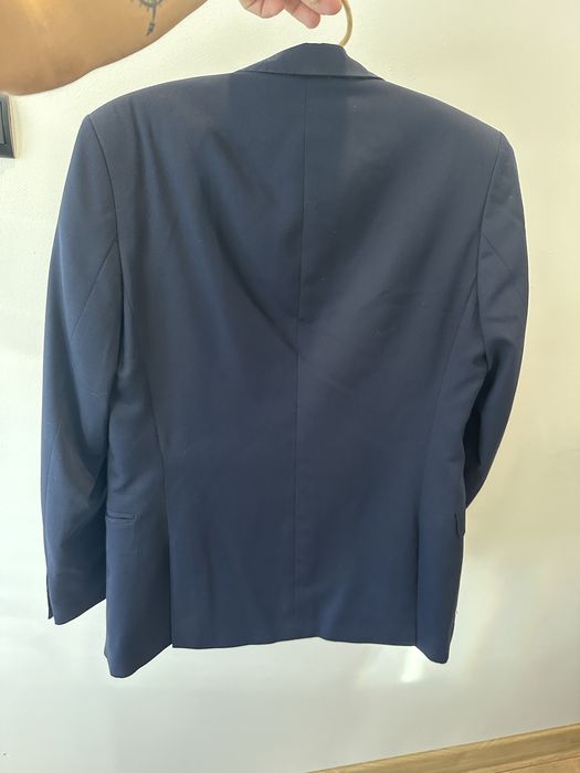 Garnitur meski slim na rożne okazje.