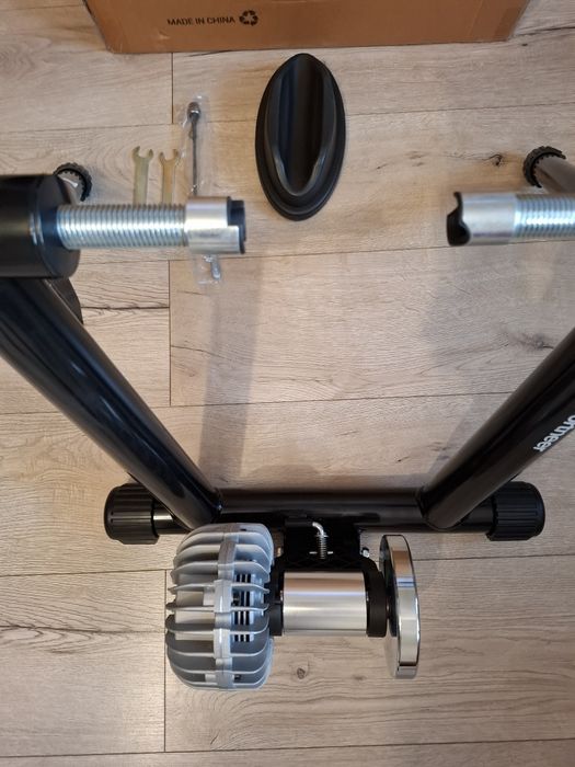 Trenażer  rowerowy  czarny Sportnee  NOWY