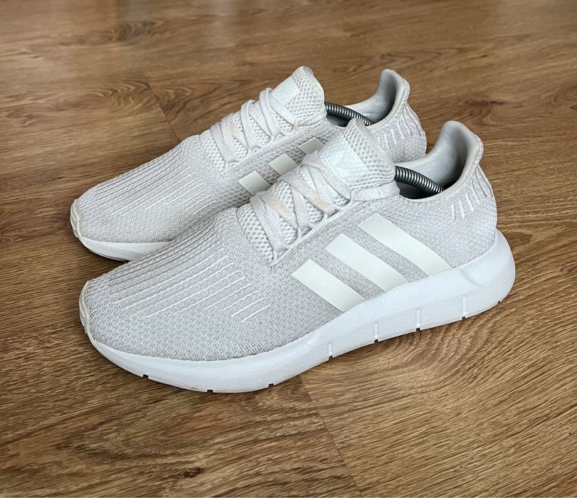 Кроссовки Adidas Swift Run
