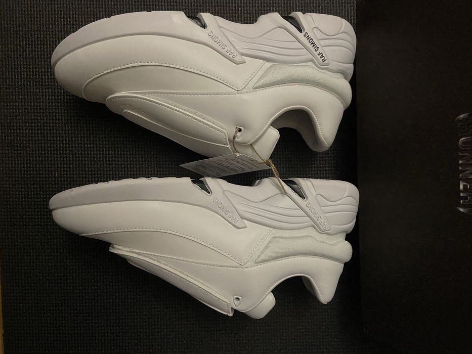 НА РУКАХ Raf simons antei раф симонс сімонс рафи антей антеи антеї