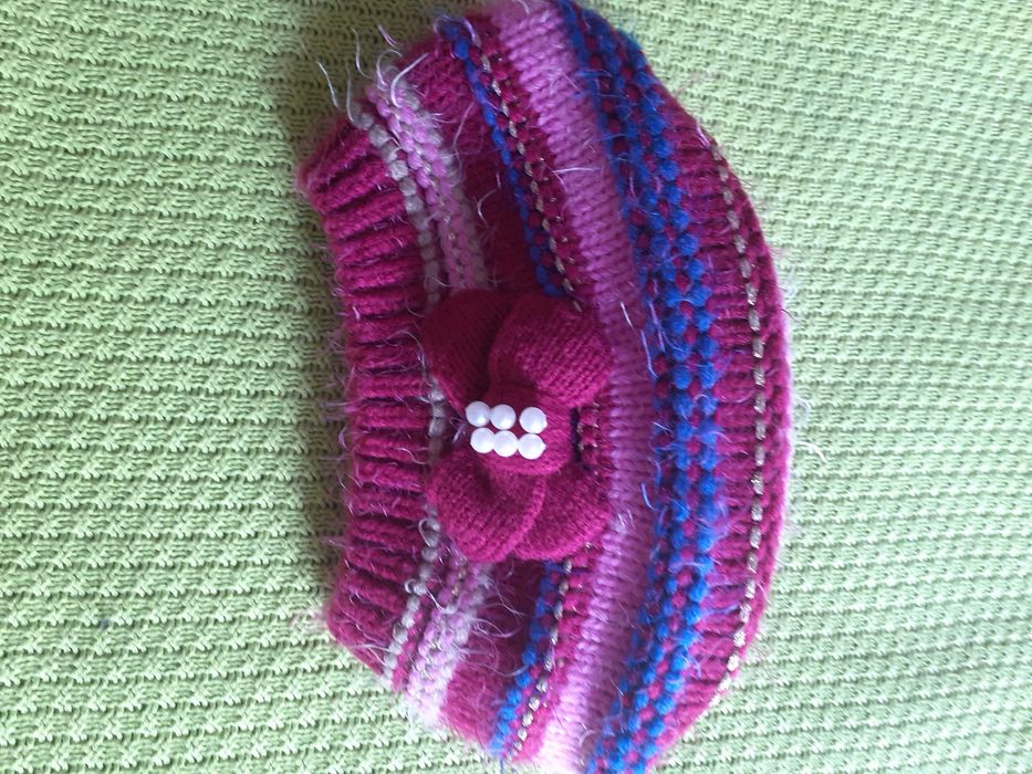 Conjunto gorro, cachecol e luvas. Tamanho 3-7anos.