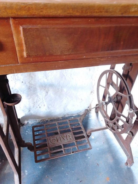 Maquina de costura OLIVA