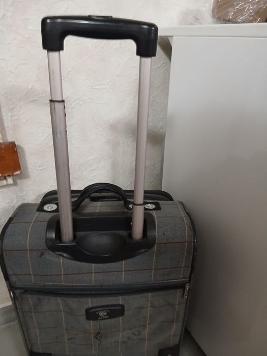 Продам чемодан рабочий