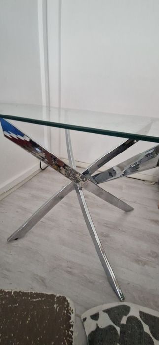 Mesa de jantar em vidro