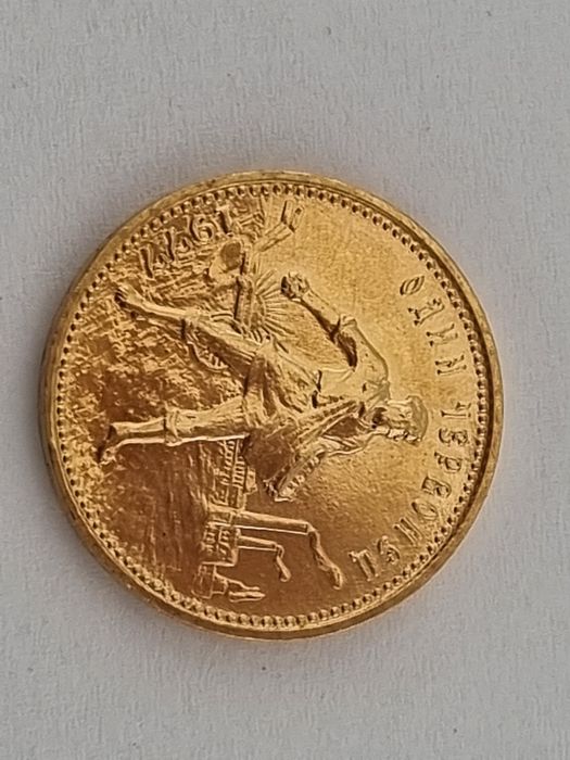 Золотая монета червонец сеятель ссср