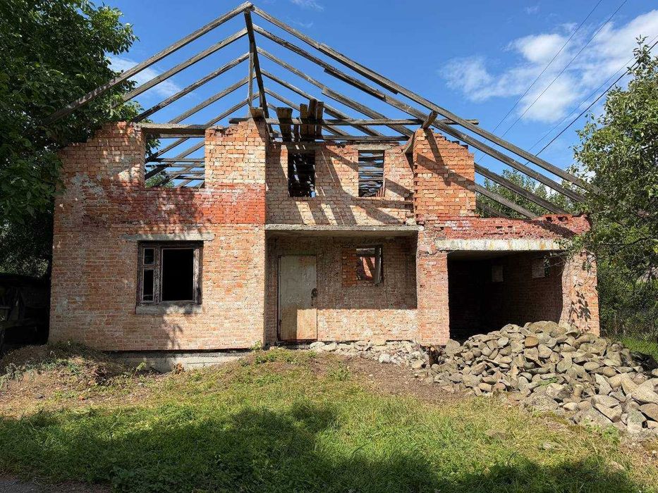 Земельна ділянка с. Микитинці із незавершеним будівництвом