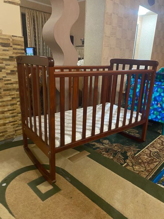 Продам детские кроватки