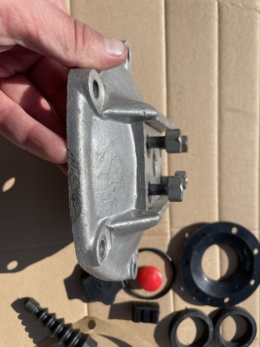 Кришка заднього редуктора моста Днепр Мт