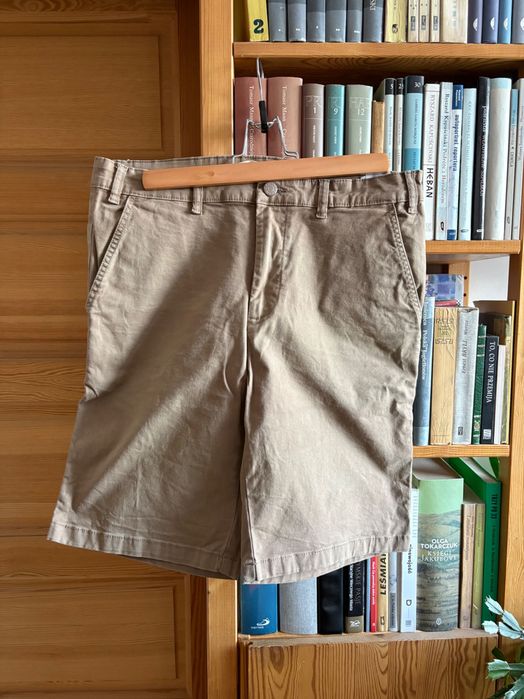 Beżowe szorty chino, rozm. M