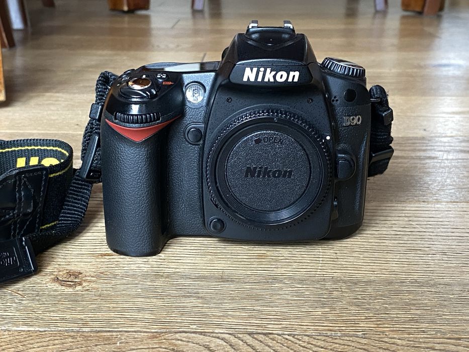 Nikon D90 + Tamron 70-300mm, 1:4-5,6, tele-macro 1:2