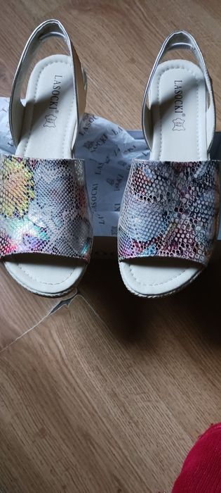 Sprzedam Sandały