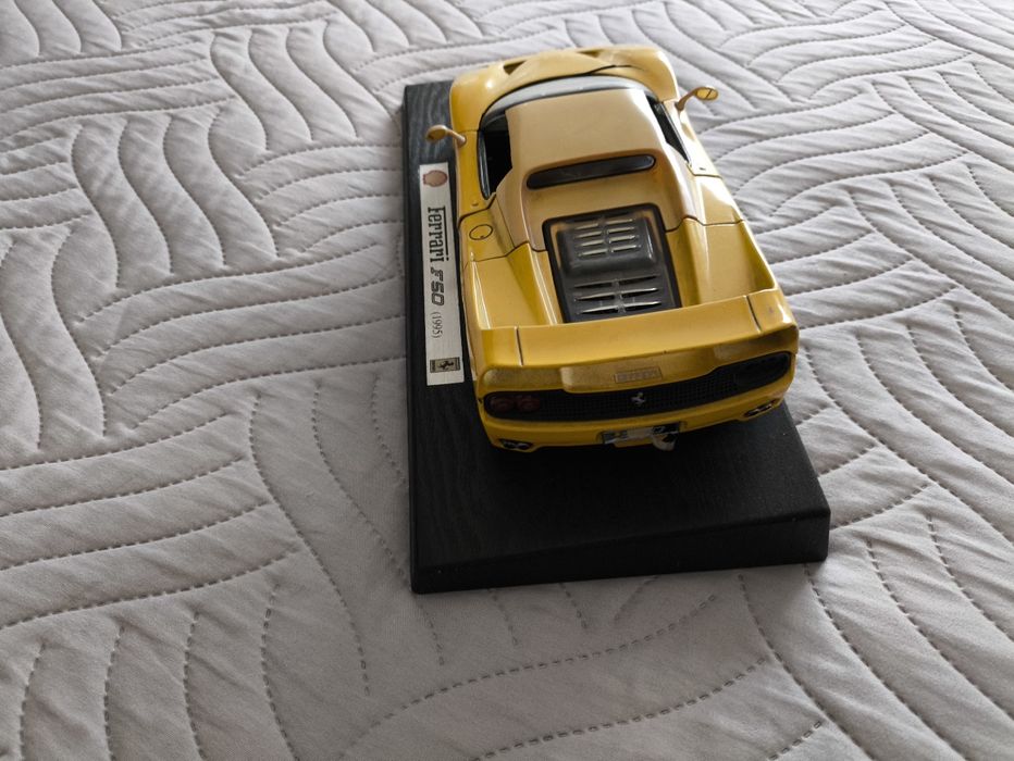 F50 brinquedo com stand de exposição