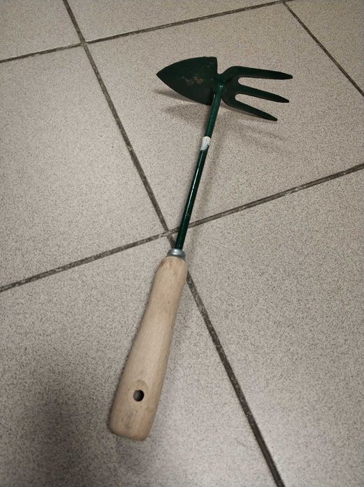 Граблі для города невеликі. Граблі для квітів.