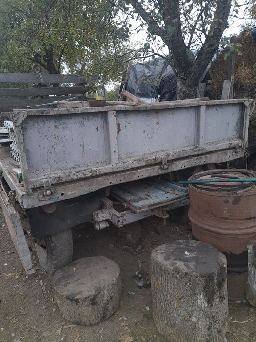 Продам прицеп бортовий