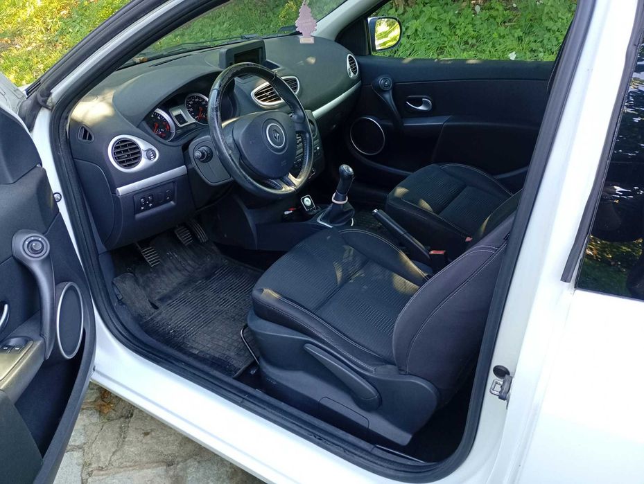 Renault Clio 1.2 benzyna 2009r
