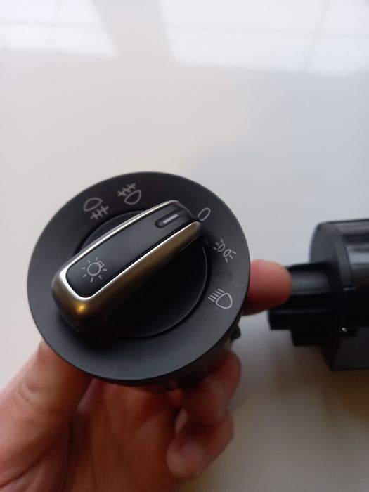 Переключатель света фар VW
Перемикач світла Пассат Гольф Jetta Caddy