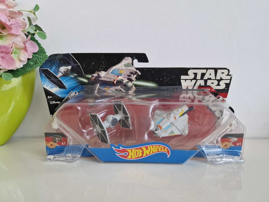 Hot Wheels Star Wars Tie Fighter Vs Millennium Falcon