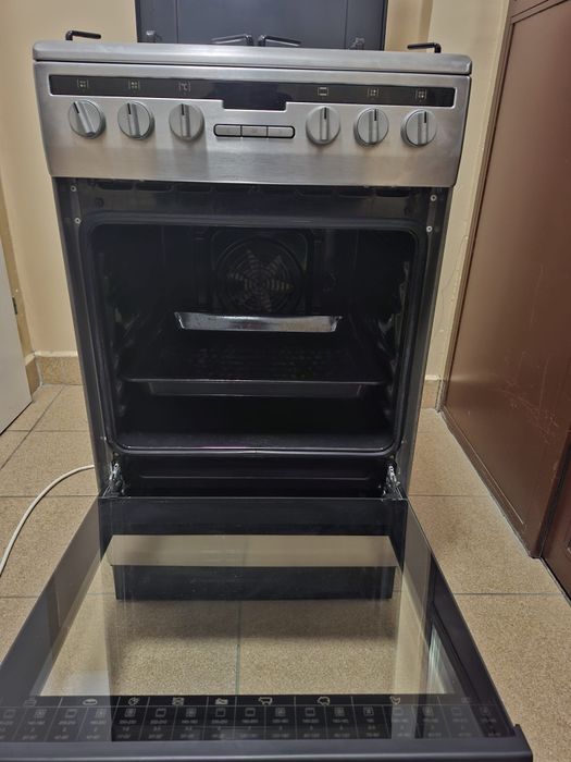 Sprzedam  kuchenka  gazowo- elektryczna  Amica