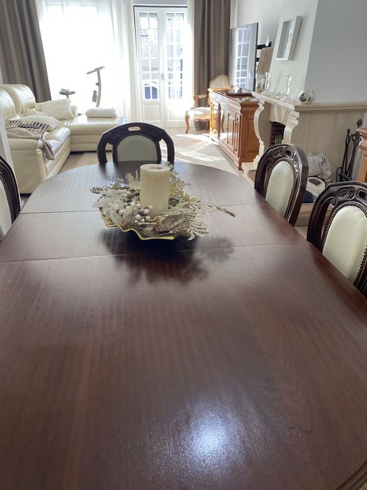 Mesa de jantar extensivel em madeira maciça com 6 cadeiras