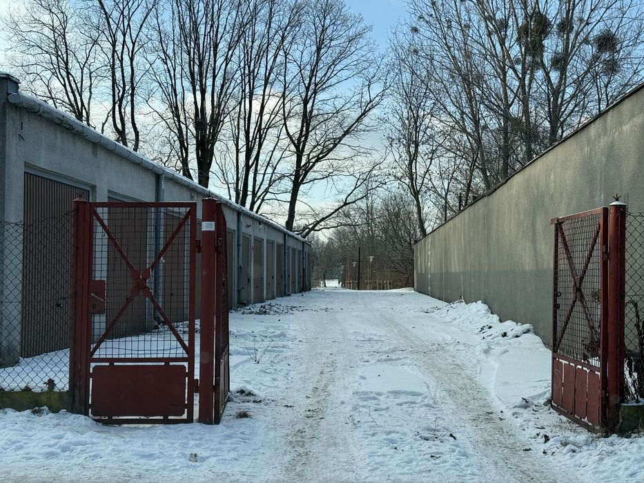 Rezerwacja:Sprzedam garaż BEZCZYNSZOWY z PRĄDEM, z KW Łódź Bałuty Doły